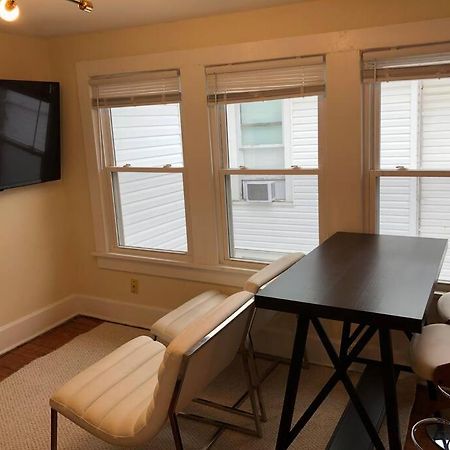 The Yellow Door 3-Bedroom Downtown Near Vt&Ru ラドフォード エクステリア 写真
