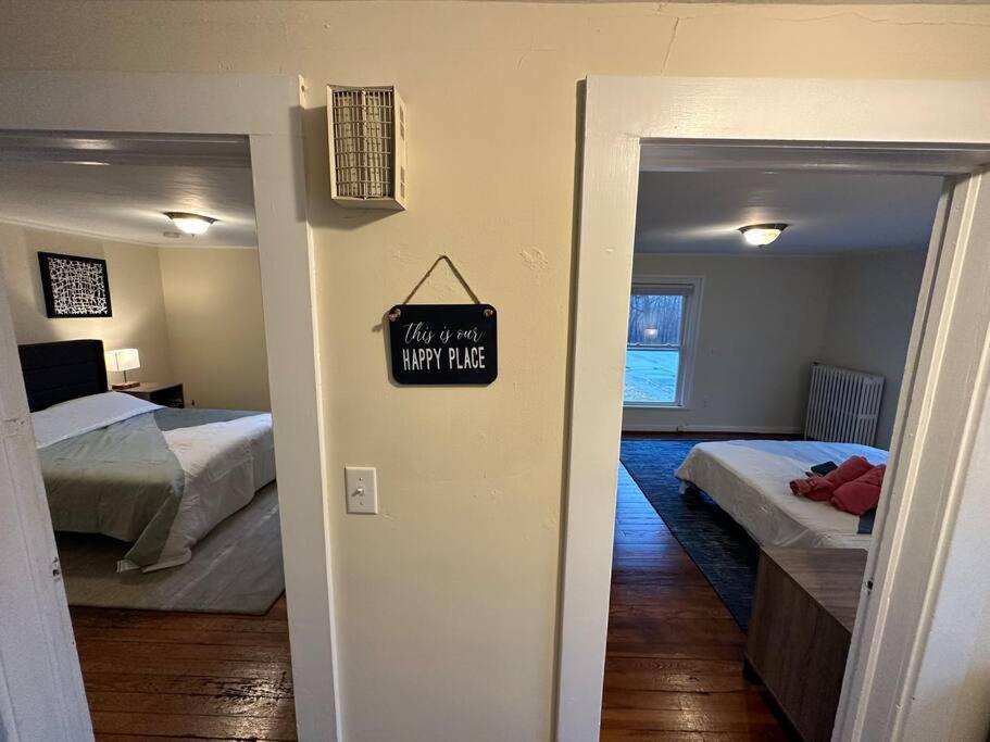 The Yellow Door 3-Bedroom Downtown Near Vt&Ru ラドフォード エクステリア 写真