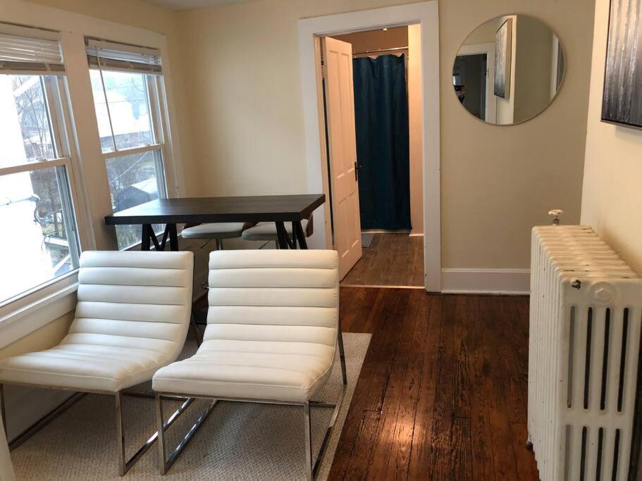 The Yellow Door 3-Bedroom Downtown Near Vt&Ru ラドフォード エクステリア 写真