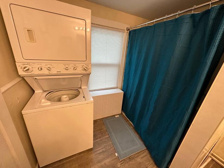 The Yellow Door 3-Bedroom Downtown Near Vt&Ru ラドフォード エクステリア 写真