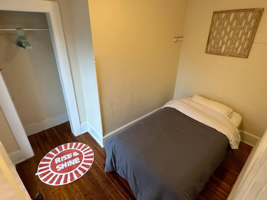 The Yellow Door 3-Bedroom Downtown Near Vt&Ru ラドフォード エクステリア 写真